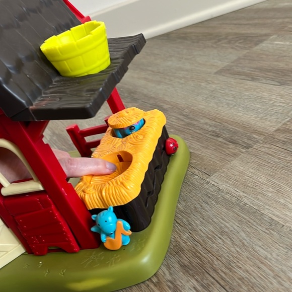 Interactive Musical Red Barn - Picture 4 of 5